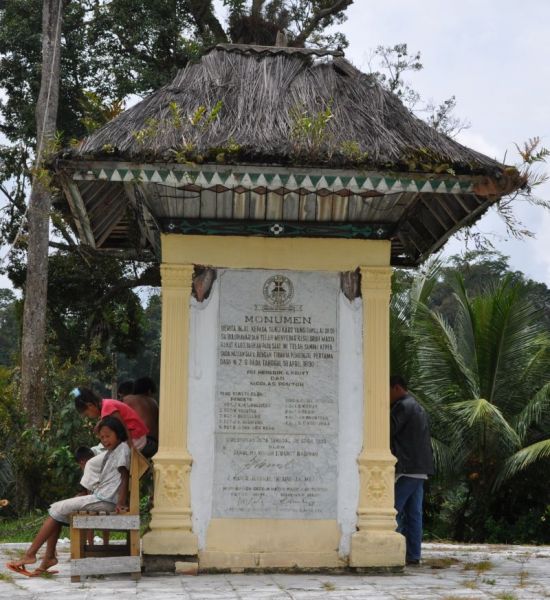 Ein Denkmal erinnert an die ersten Missionare im Karoland
